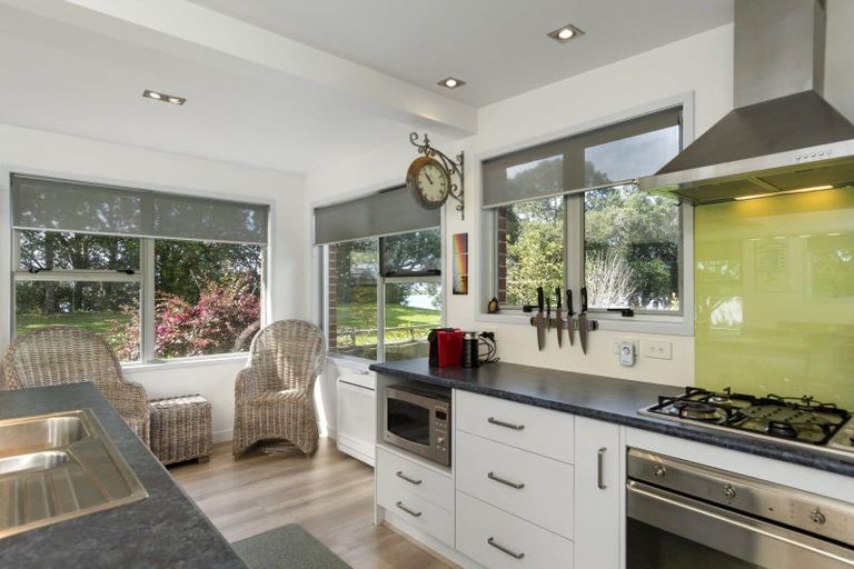 Photo of property in 10 Roretana Drive, Athenree, Katikati, 3177