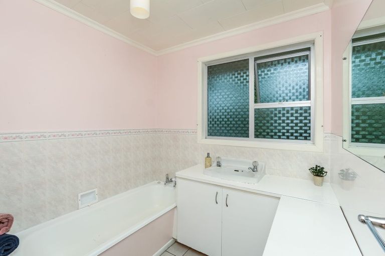 Photo of property in 5 Handley Place, Glen Avon, New Plymouth, 4312