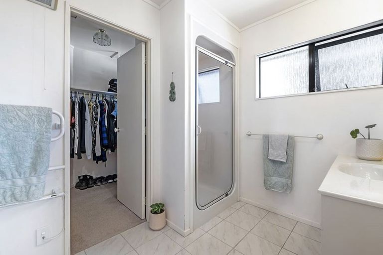 Photo of property in 4 Shakespear Road, Army Bay, Whangaparaoa, 0930