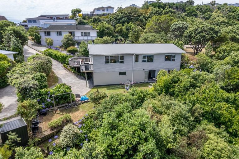 Photo of property in 11 Moray Place, Papakowhai, Porirua, 5024