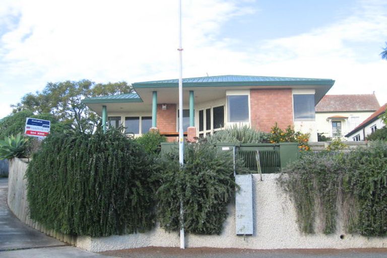 Photo of property in 5 George Street, Hospital Hill, Napier, 4110