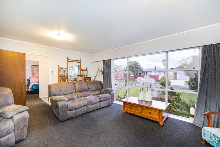 Photo of property in 6 Truscott Grove, Awapuni, Palmerston North, 4412