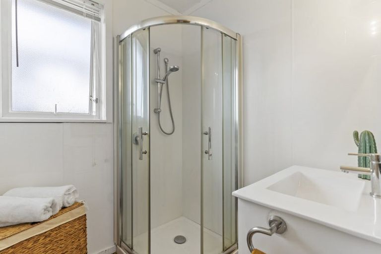 Photo of property in 6 Archmillen Avenue, Pakuranga Heights, Auckland, 2010