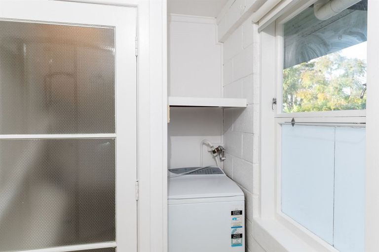 Photo of property in 1/38 Holland Road, Hillcrest, Auckland, 0627