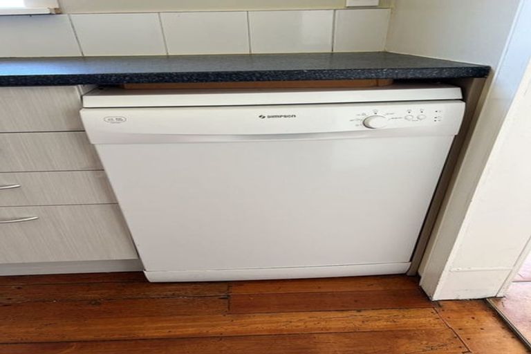 Photo of property in 27 Wharenui Road, Upper Riccarton, Christchurch, 8041