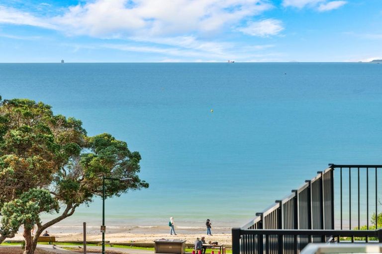 Photo of property in 15 The Strand, Takapuna, Auckland, 0622