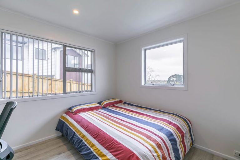 Photo of property in 42 Cyclarama Crescent, Massey, Auckland, 0614