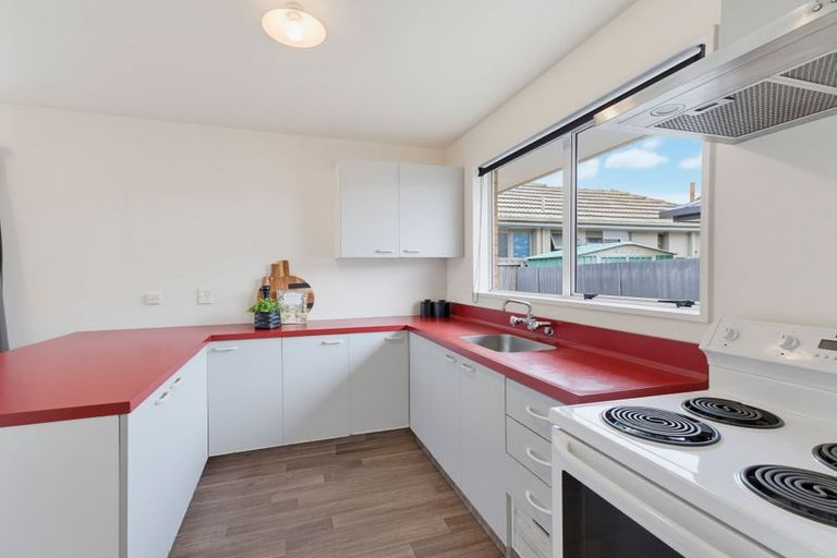 Photo of property in 2/2 Bentley Street, Russley, Christchurch, 8042