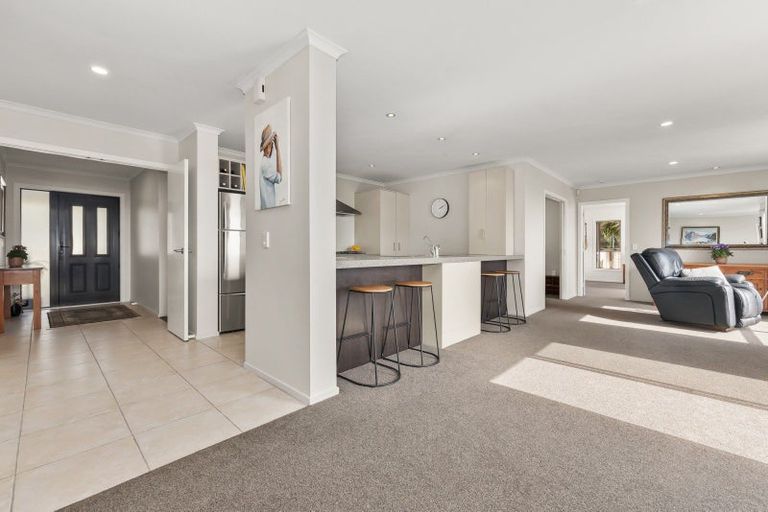 Photo of property in 1 Greenstone Place, Aotea, Porirua, 5024