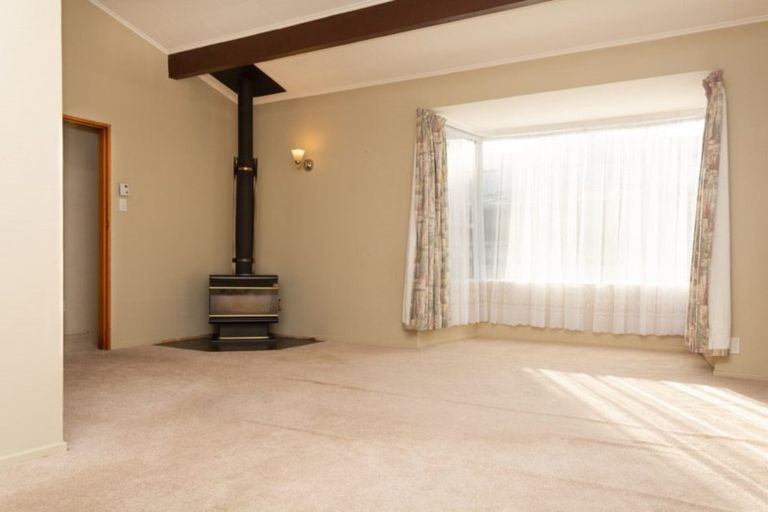 Photo of property in 8 Kentucky Street, Totara Park, Upper Hutt, 5018