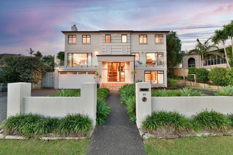 Photo of property in 39 Regency Park Drive, Gulf Harbour, Whangaparaoa, 0930