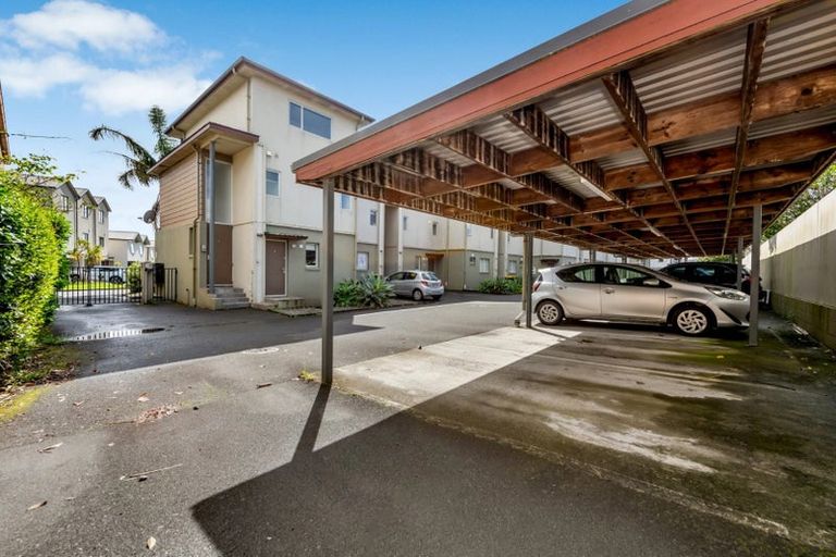 Photo of property in 7/29 Haven Drive, East Tamaki, Auckland, 2013