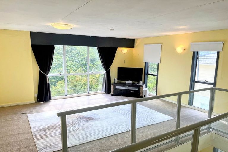 Photo of property in 51c Mandalay Terrace, Khandallah, Wellington, 6035