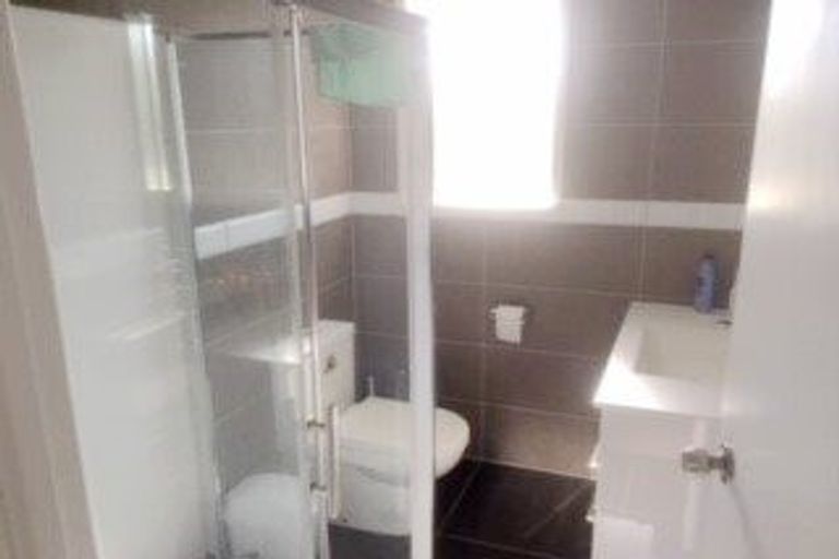 Photo of property in 32 Mildmay Road, Henderson, Auckland, 0610