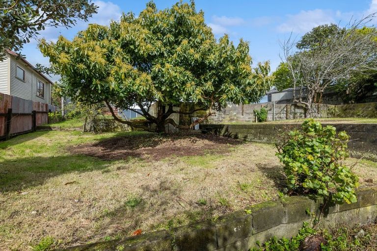 Photo of property in 299b Carrington Street, Vogeltown, New Plymouth, 4310
