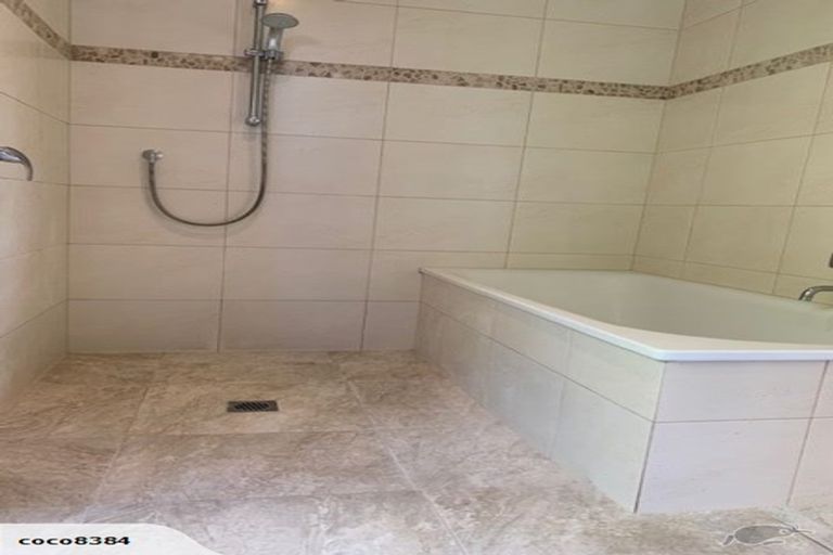 Photo of property in 100 Harbour View Road, Omokoroa, 3114