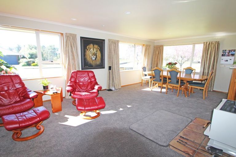 Photo of property in 54 Awamoa Road, Holmes Hill, Oamaru, 9401