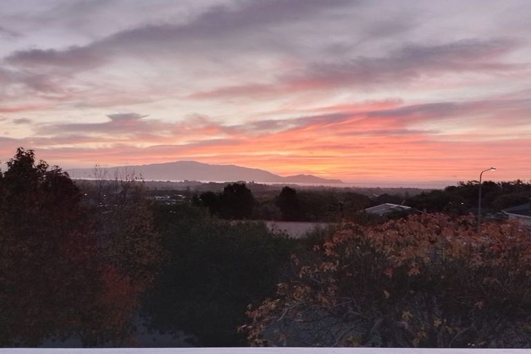 Photo of property in 47 Kakariki Grove, Waikanae, 5036