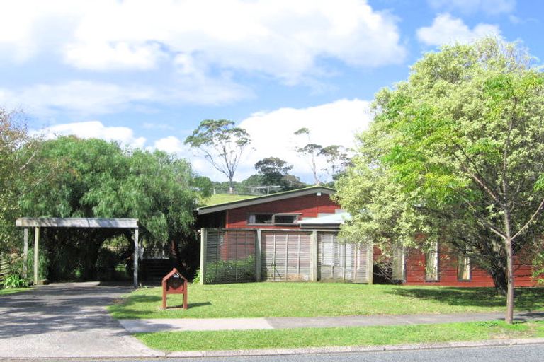 Photo of property in 18 Imogene Way, Half Moon Bay, Auckland, 2012