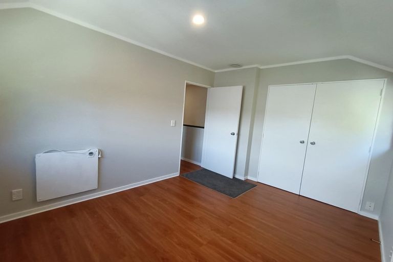 Photo of property in 16b Parsons Glen, Karori, Wellington, 6012