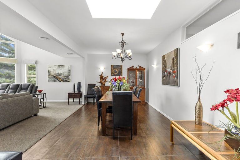 Photo of property in 11 Wilmshurst Place, Tawa, Wellington, 5028