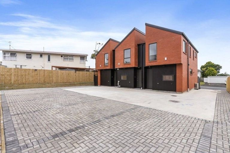 Photo of property in 121c Reeves Road, Pakuranga Heights, Auckland, 2010