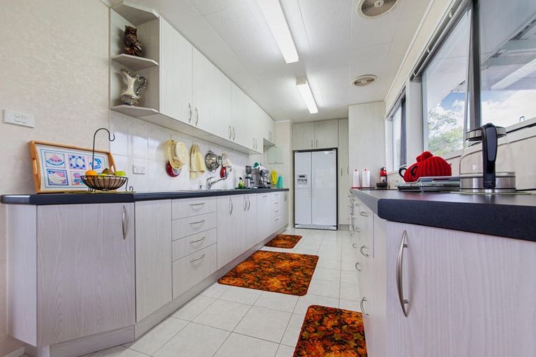 Photo of property in 29 Felgrove Street, Glendene, Auckland, 0602