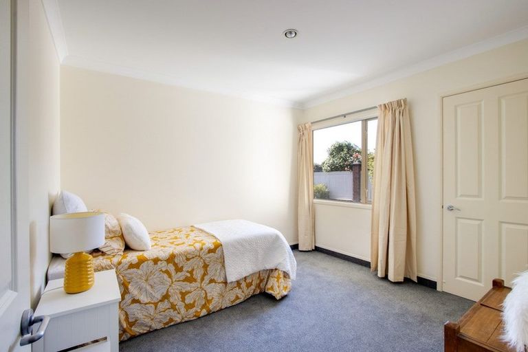 Photo of property in 52 Neeve Road, Taradale, Napier, 4112