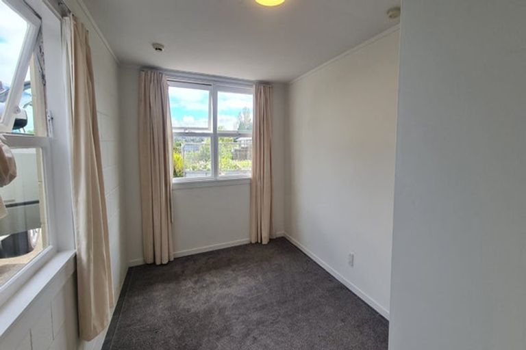 Photo of property in 10 Howard Road, Northcote, Auckland, 0627