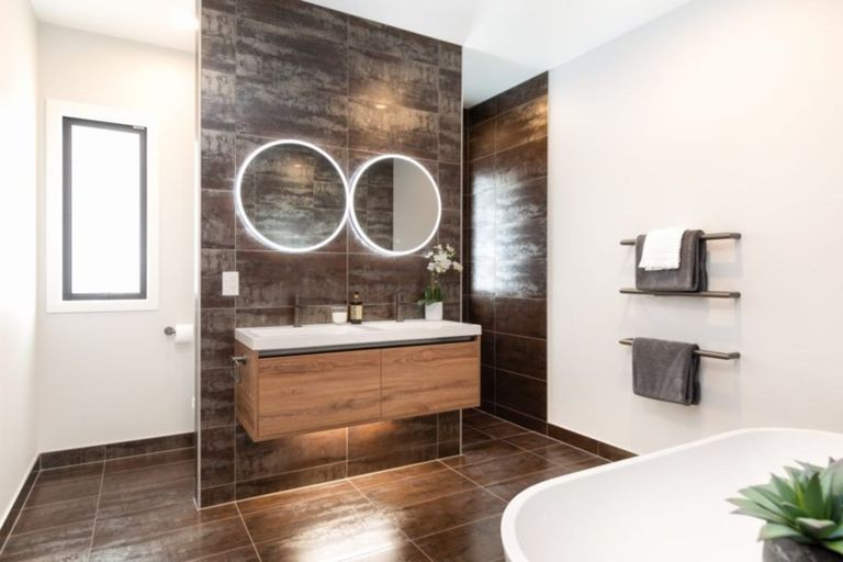 Photo of property in 35 Mike Smith Drive, Cambridge, 3434