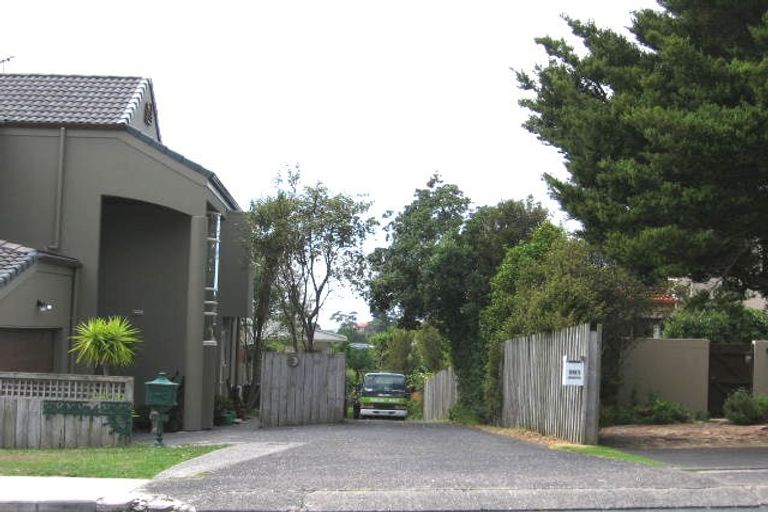 Photo of property in 1/991 Beach Road, Torbay, Auckland, 0630