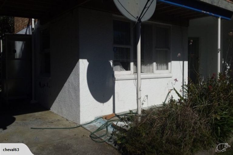 Photo of property in 18 Barron Drive, Green Bay, Auckland, 0604