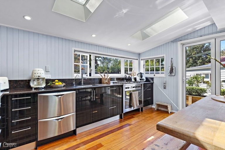 Photo of property in 19 Kempton Street, Greytown, 5712