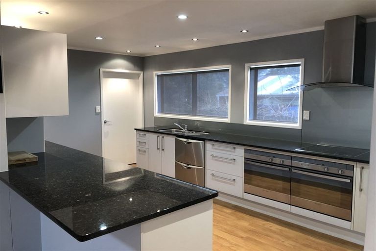 Photo of property in 5 Towra Place, Botany Downs, Auckland, 2010