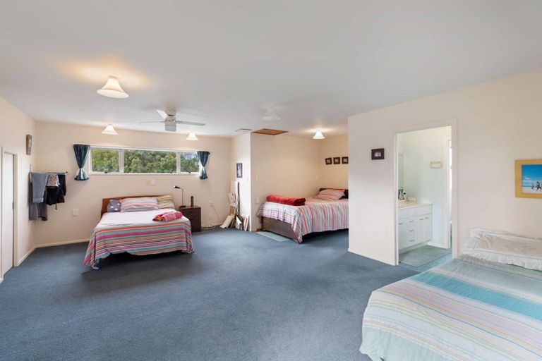 Photo of property in 9 Birds Beach Road, Tapora, 0977