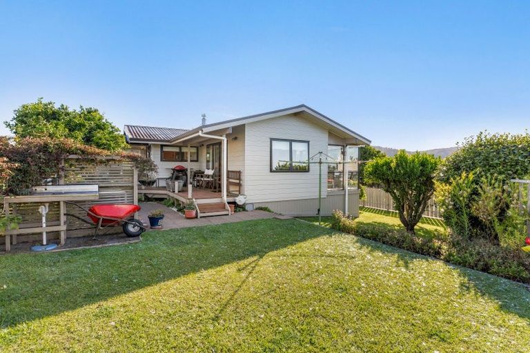 Photo of property in 121 Bruce Wallace Place, Whangamata, 3620
