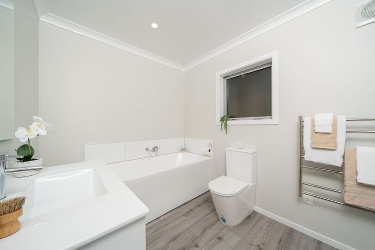 Photo of property in 34 Cheetwood Street, Churton Park, Wellington, 6037