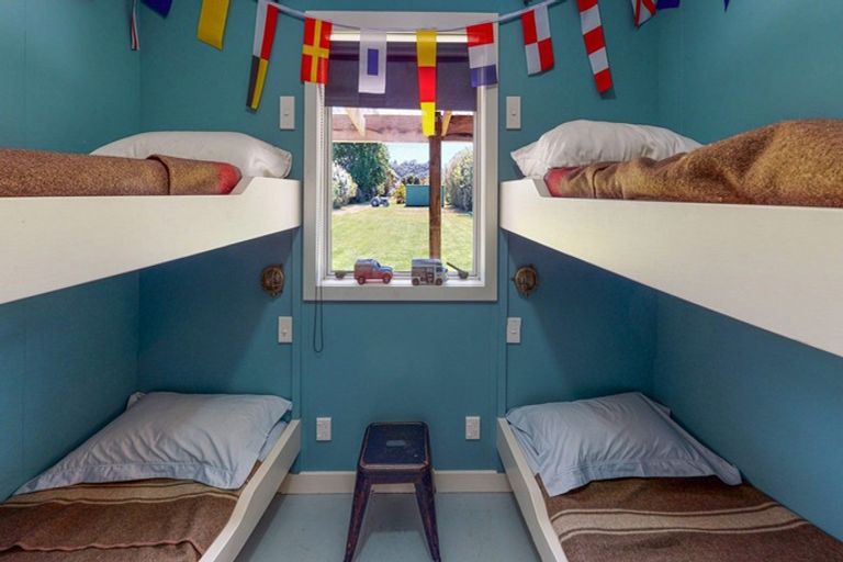 Photo of property in 14 Monkhouse Street, Tolaga Bay, 4077