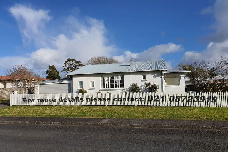 Photo of property in 1 Glen Norman Avenue, Henderson, Auckland, 0610