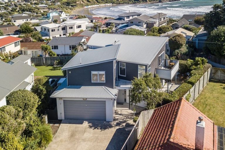 Photo of property in 22a Main Road, Titahi Bay, Porirua, 5022