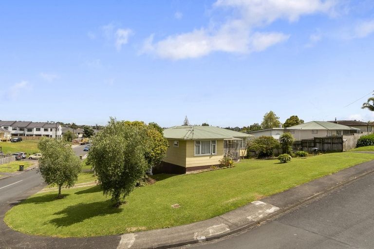 Photo of property in 35 Barbary Avenue, Kelston, Auckland, 0602