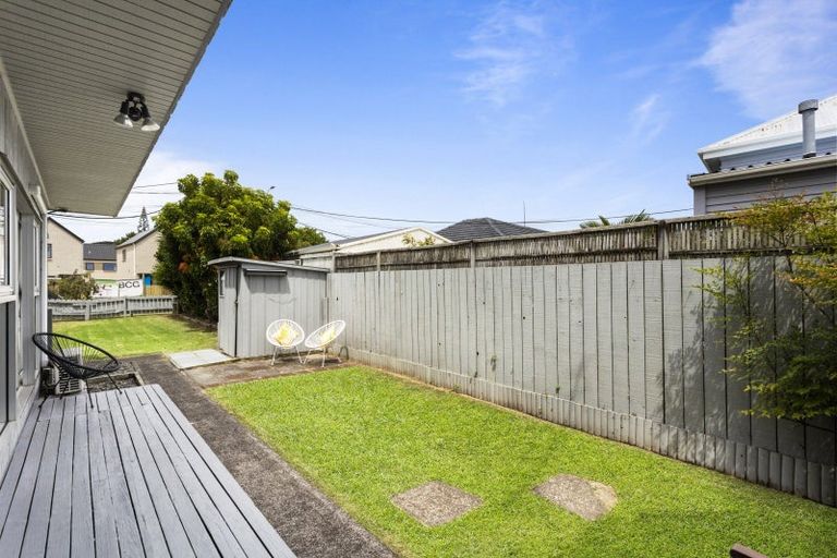 Photo of property in 1/2a Eskdale Road, Birkdale, Auckland, 0626