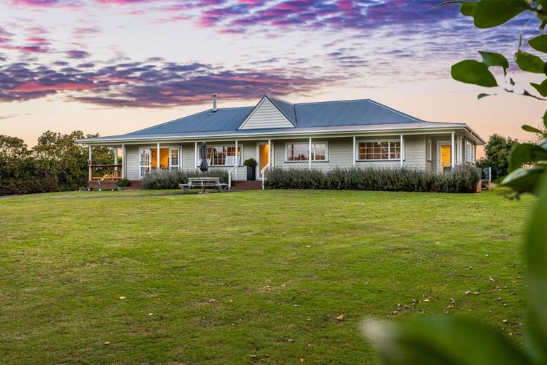 Photo of property in 31c Koraha Road, Kumeu, 0892