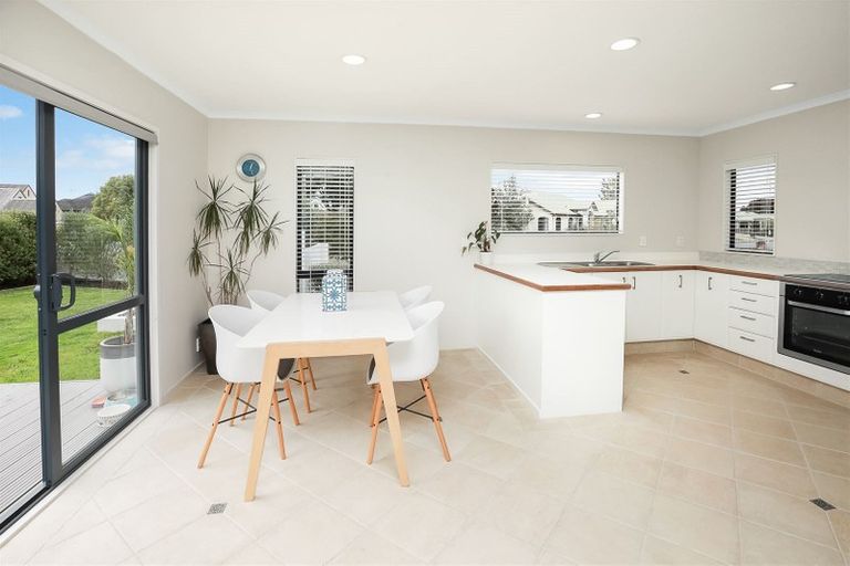 Photo of property in 35 Keswick Crescent, Huntington, Hamilton, 3210