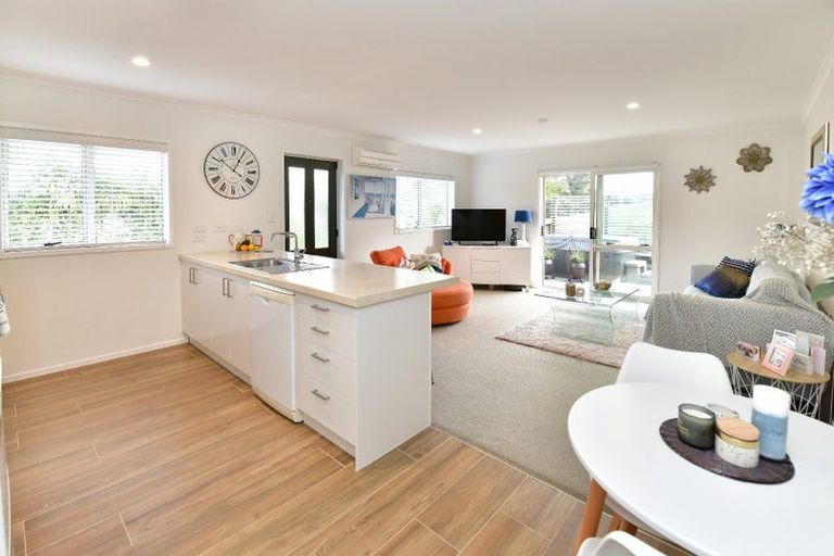 Photo of property in 21b Bonita Avenue, Stanmore Bay, Whangaparaoa, 0932