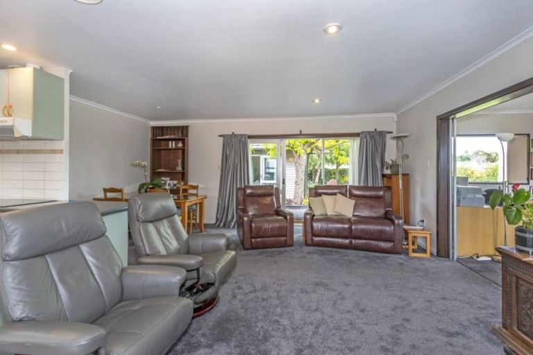 Photo of property in 5 Nyoli Street, Northcote, Christchurch, 8052