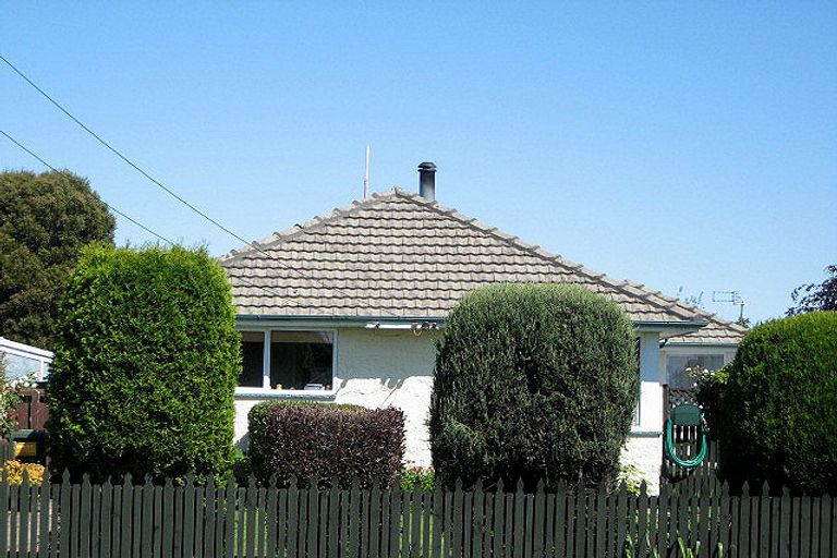 Photo of property in 213 Grimseys Road, Redwood, Christchurch, 8051