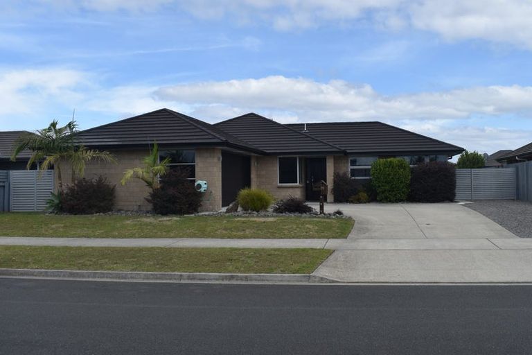 Photo of property in 20 Rainey Crescent, Papamoa Beach, Papamoa, 3118