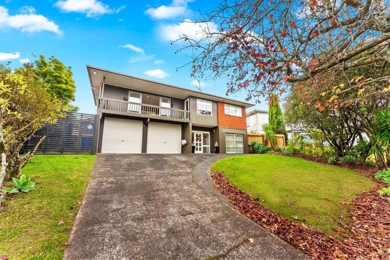 Photo of property in 31 Barlow Place, Chatswood, Auckland, 0626
