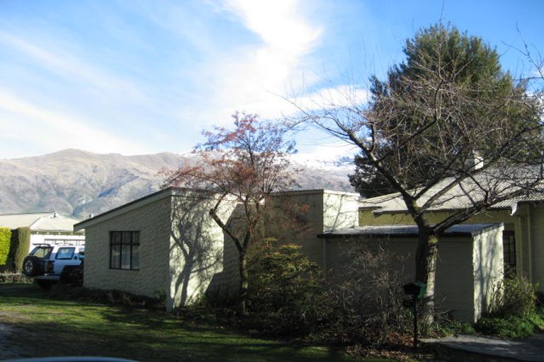 Photo of property in 2/61 Stratford Terrace, Wanaka, 9305